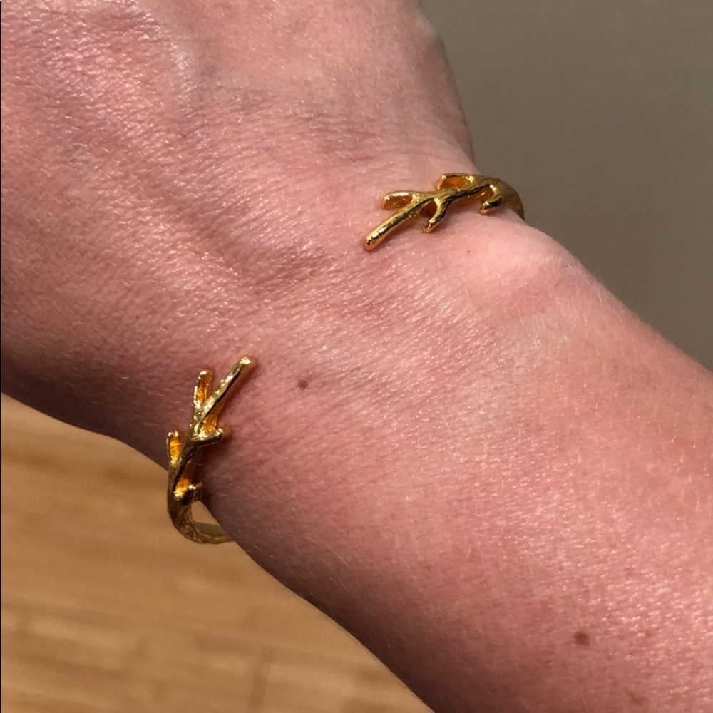 Gold bangle bracelet